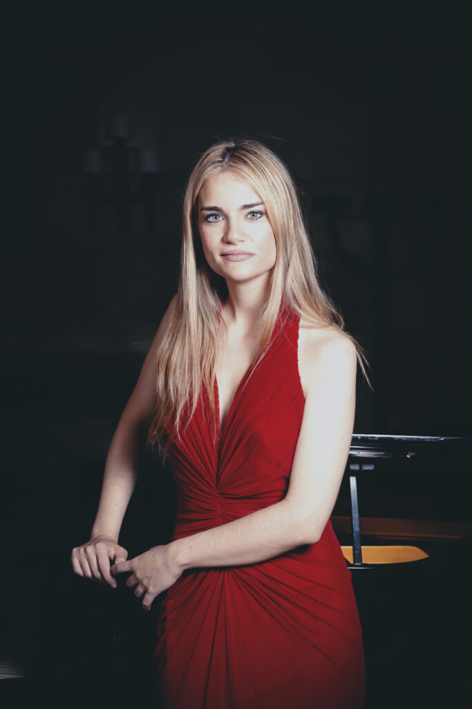 Isabel Perez Dobarro